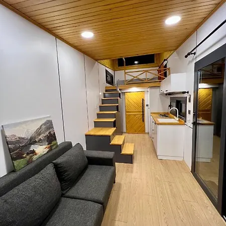 Clower Tiny House サパンジャ