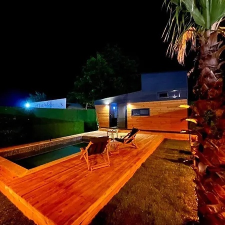 Clower Tiny House ホテル サパンジャ